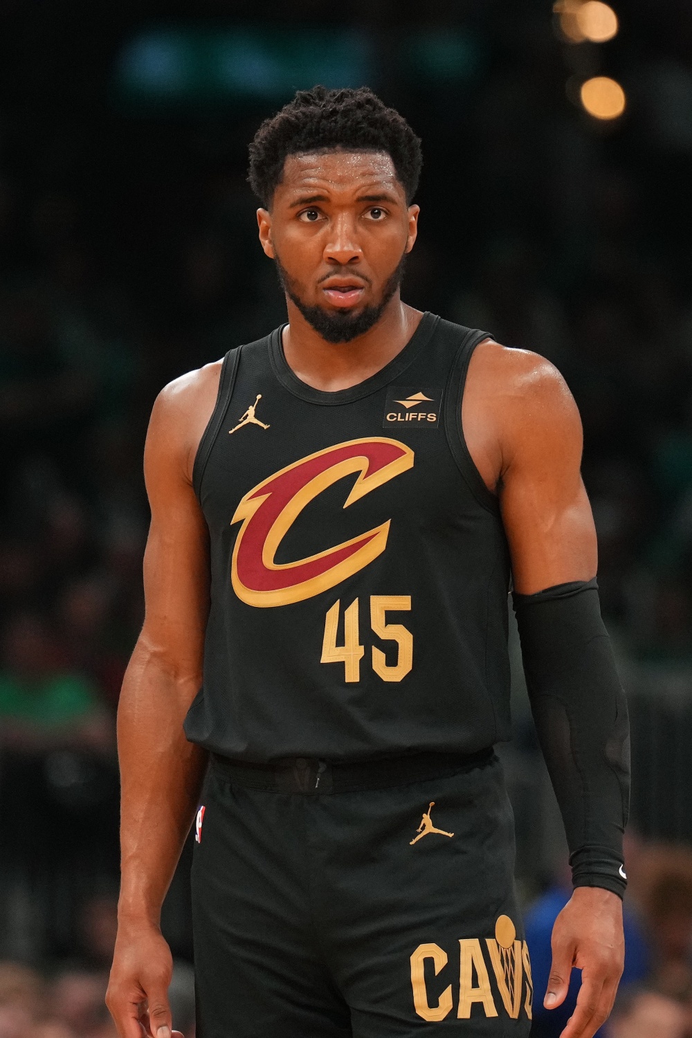 罗体：迪巴拉因发烧缺席罗马的训练，多夫比克恢复跑步练习（罗体报道：迪巴拉发烧缺席罗马训练，多夫比克重启跑步训练）