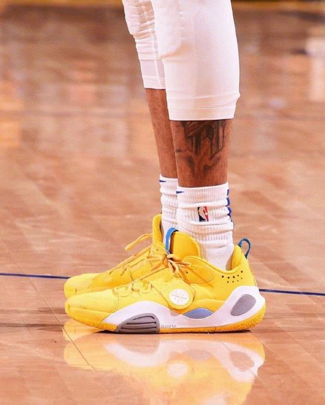 得分机器！里夫斯狂砍44+11大号两双，湖人力克猛龙（里夫斯火力全开轰下44分11助攻，湖人击退猛龙）