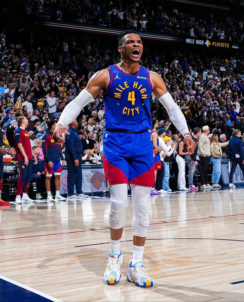 恩比德：最近手指一直有点小毛病，但情况正在不断好转（恩比德谈伤情：手指近期有些小问题，正逐步好转）