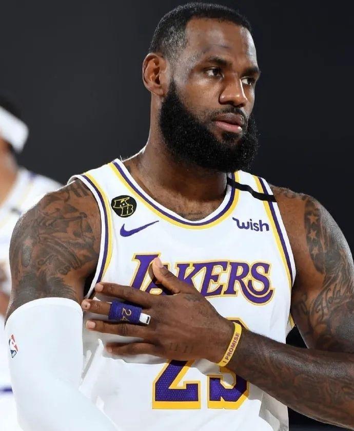 雷迪克：很少有球队没可被对手利用的弱点，但我们反复被针对（雷迪克：几乎没有无弱点的球队，而我们却被对手反复抓痛点）