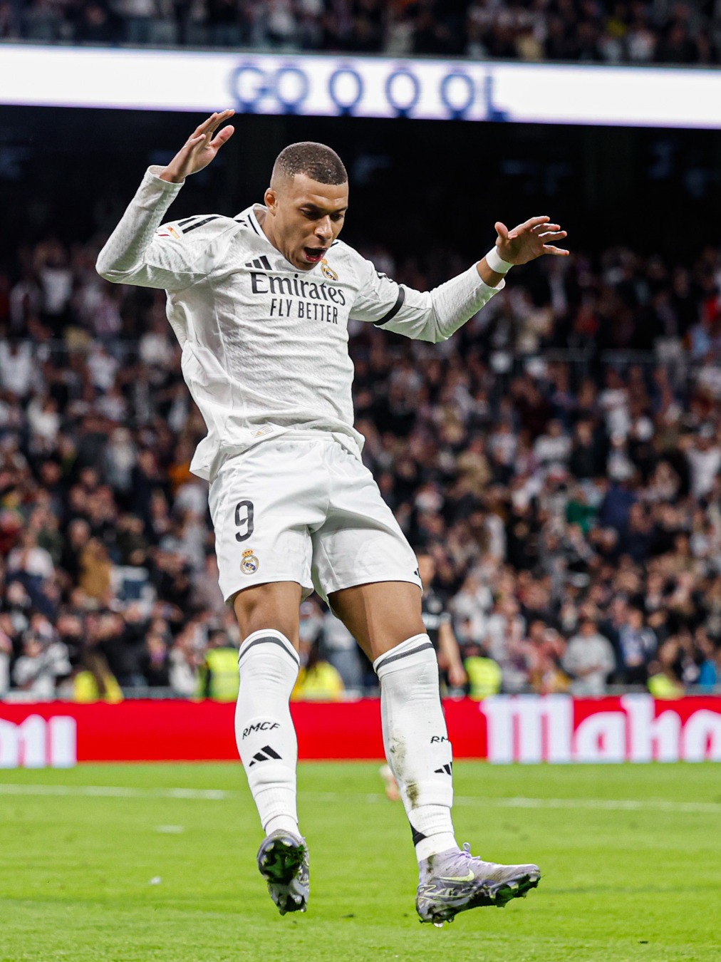 凯恩2025年代表俱乐部和英格兰队打入58球，创职业生涯新高（2025年凯恩为俱乐部与英格兰队攻入58球，刷新职业生涯纪录）